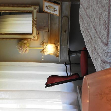 Bed and Breakfast L'Ecrin Du Val De Sambre Мобёж Экстерьер фото
